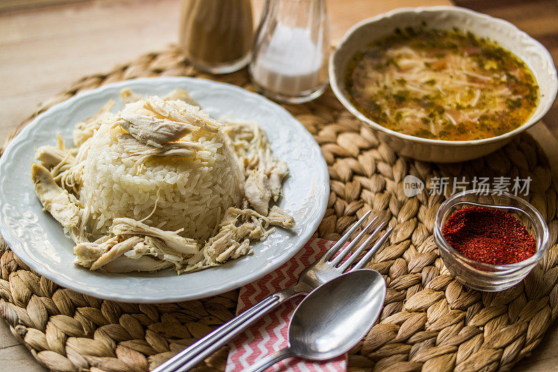炖鸡(tavuklu pilav)和鸡汤